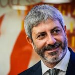 Roberto Fico inizia il mandato da governatore della Campania con delega alla Sanità