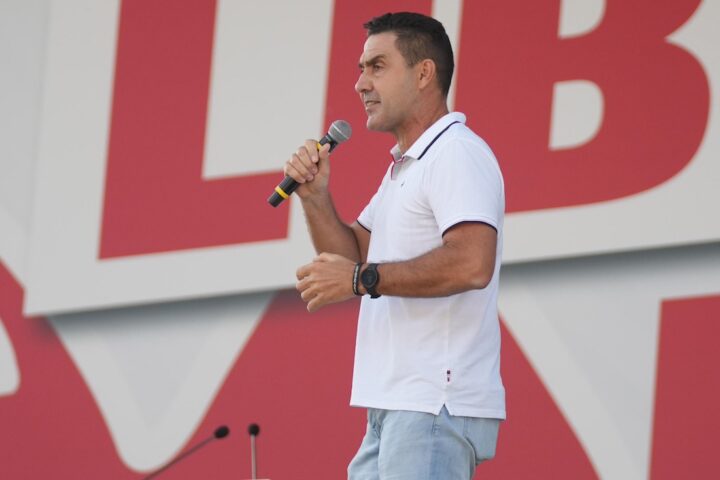 Roberto Vannacci critica Meloni e Salvini: «Basta fondi all'Ucraina, il Parlamento non approvi il decreto armi»