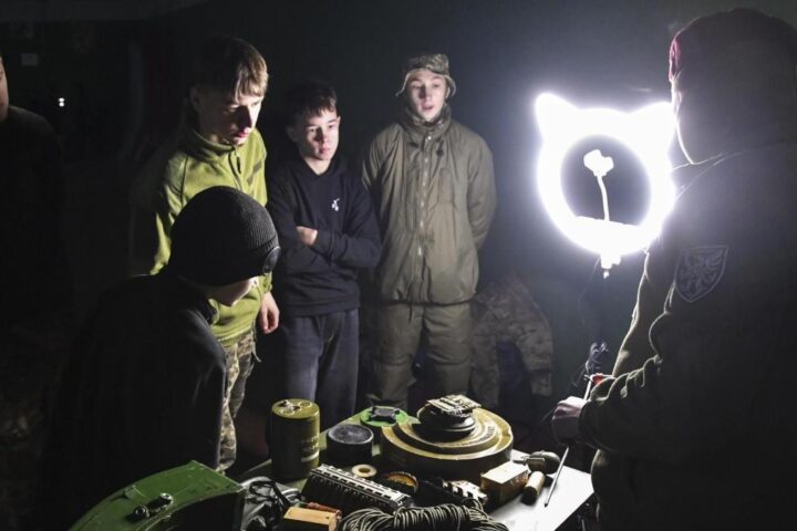 Russia: peskov annuncia che putin è «pronto al dialogo» con macron