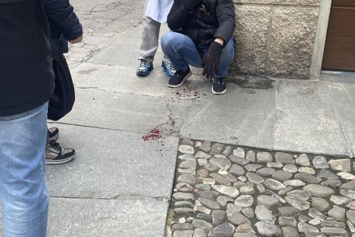 Sacerdote colombiano accoltellato a Modena: indagini su possibile agguato personale