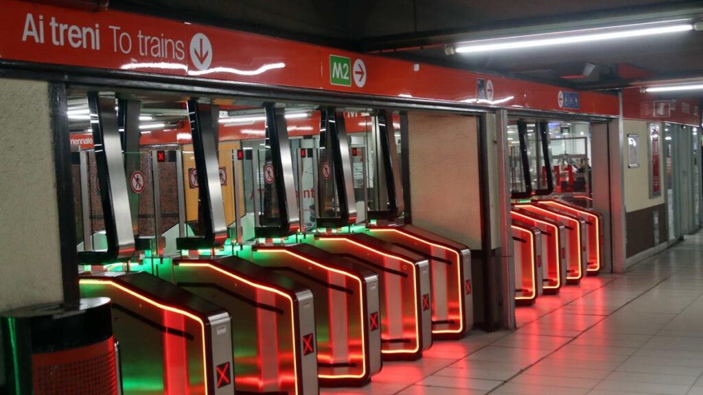 Sciopero generale in Lombardia: Milano e le altre città affrontano disagi nei trasporti il 12 dicembre