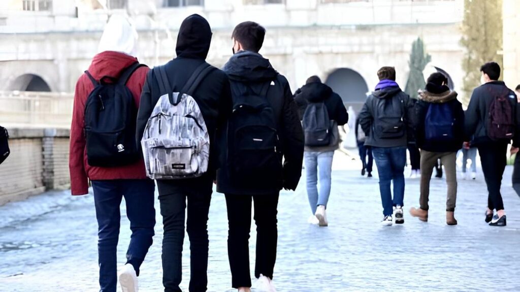 Scoperta una lista di stupri nei bagni della scuola a Modena, scattata la denuncia del dirigente