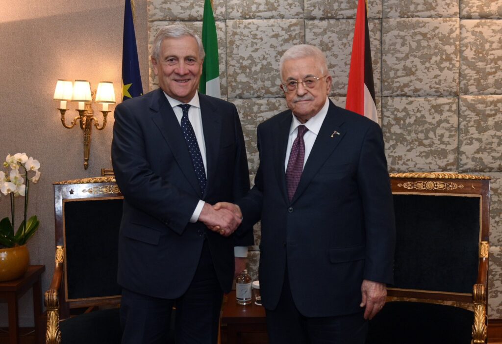 Tajani incontra Abbas a Roma: focus sulla situazione a Gaza e aiuti umanitari italiani