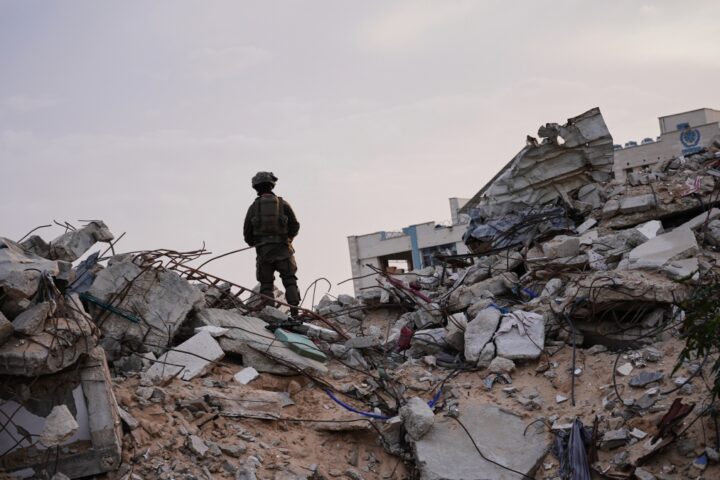 Tempesta «Biron» amplifica la crisi umanitaria a Gaza: almeno 14 morti e devastazione diffusa