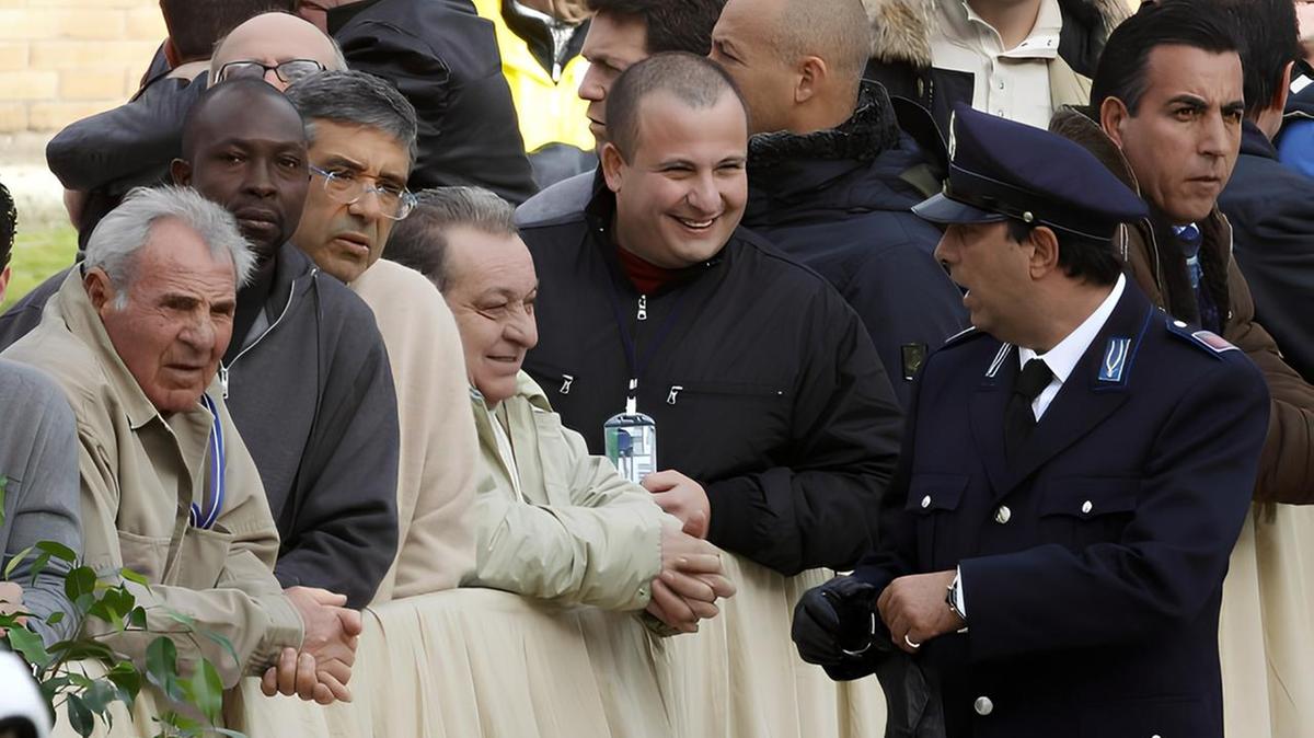 Totò Cuffaro finisce agli arresti domiciliari per presunta corruzione nella sanità siciliana