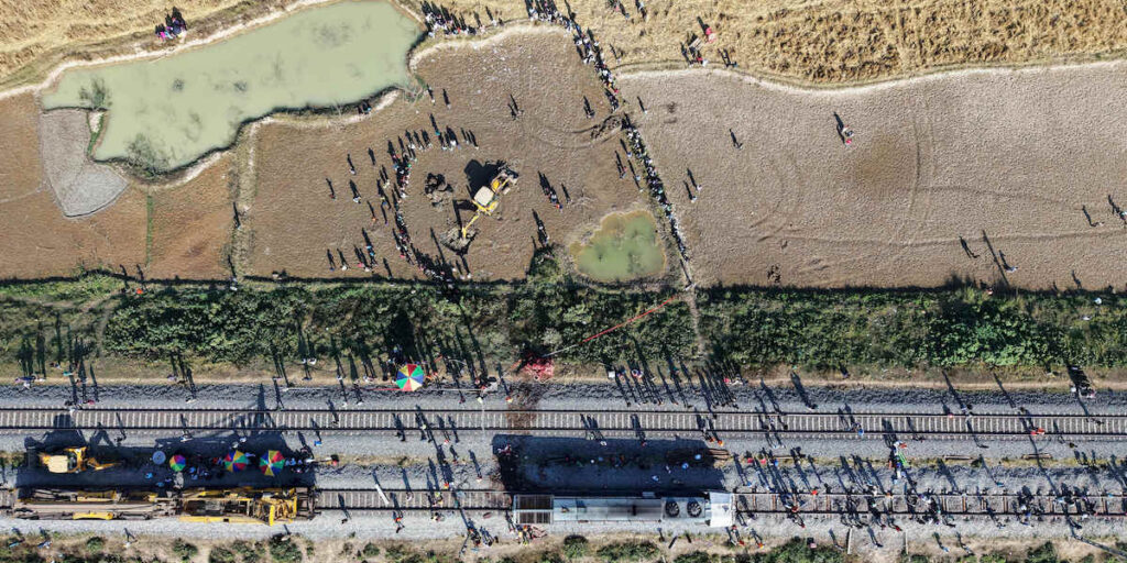 Tragedia in India: un treno investe sette elefanti ad Assam, ferito un altro animale