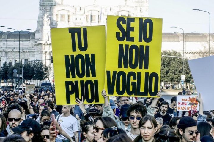 Tribunale di Venezia assolve uomo di 52 anni per relazione con minorenne di 15 anni