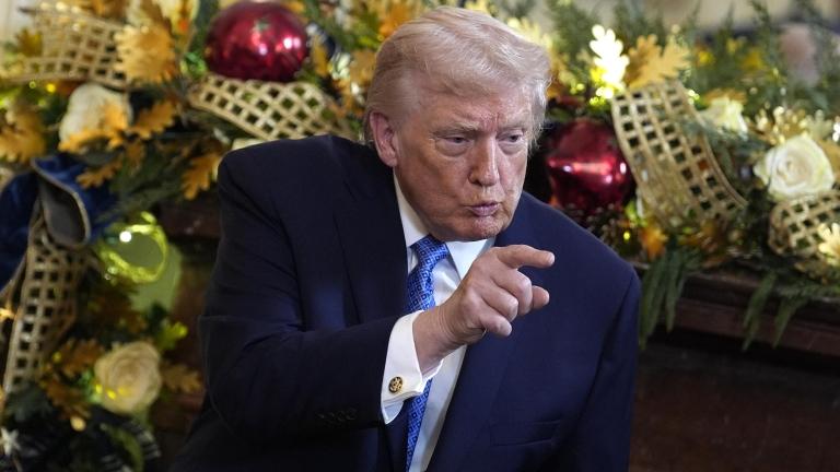 Trump annuncia blocco totale delle petroliere sanzionate in Venezuela