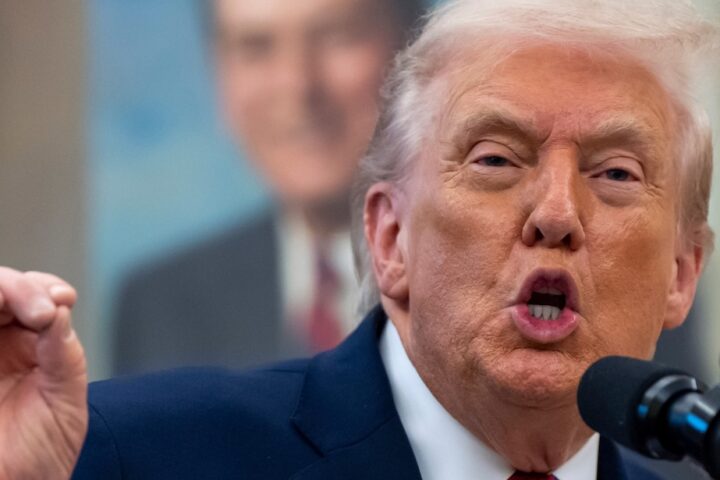 Trump estende il divieto di ingresso negli Stati Uniti ai cittadini di altri sette paesi