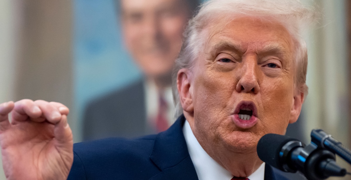 Trump estende il divieto di ingresso negli Stati Uniti ai cittadini di altri sette paesi