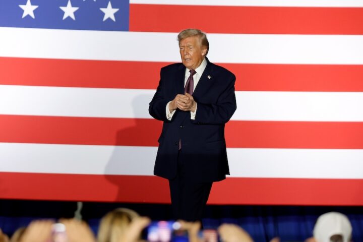 Trump sospende la lotteria delle green card dopo la sparatoria alla Brown University