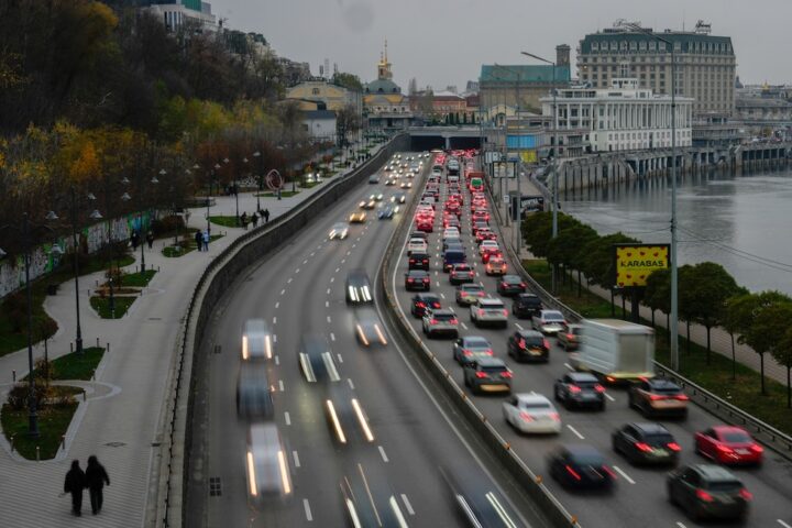 Ucraina, accuse di corruzione contro il governo: coinvolti otto funzionari legati a Zelensky