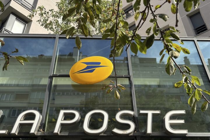 Un attacco informatico blocca i servizi online delle Poste francesi prima di Natale