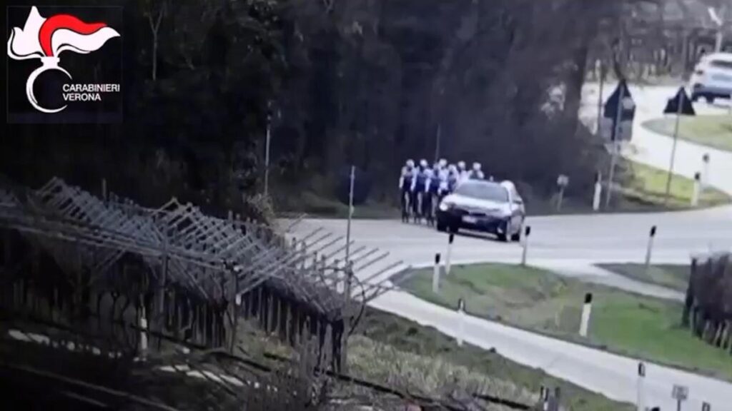 Un automobilista di 25 anni spara a ciclisti a Verona: rischi legali e motivazioni dell'atto