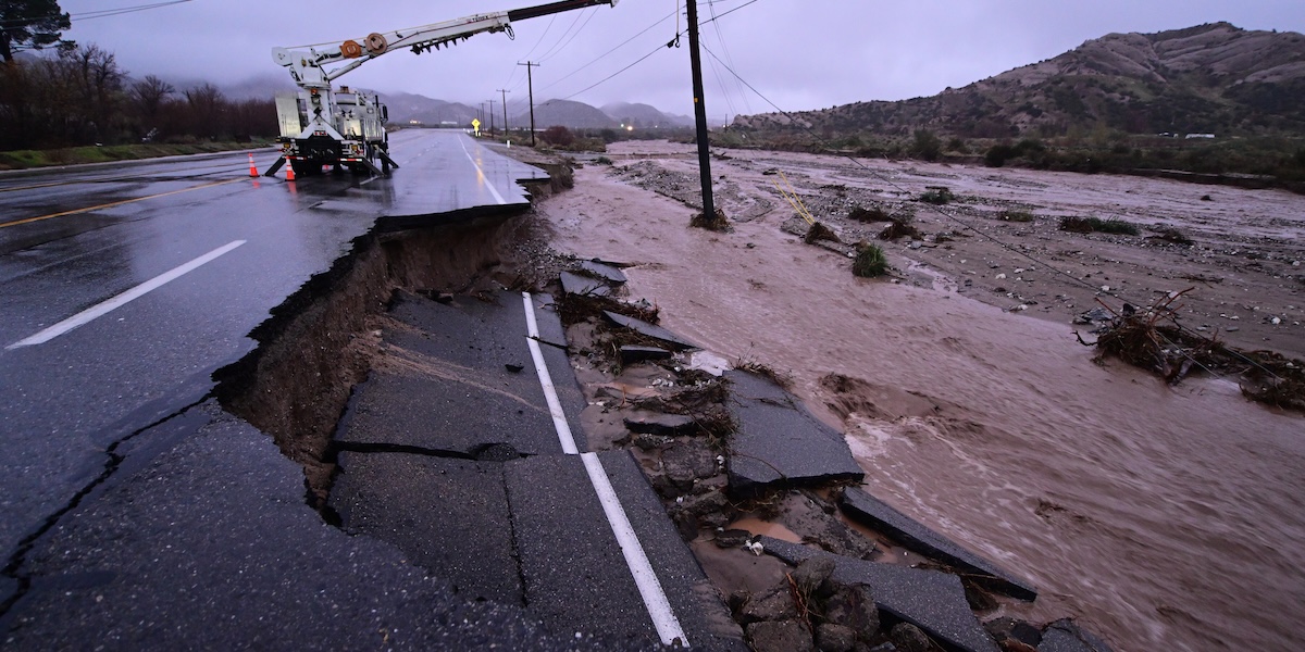 Una tempesta in California provoca inondazioni e evacuazioni nella contea di San Bernardino