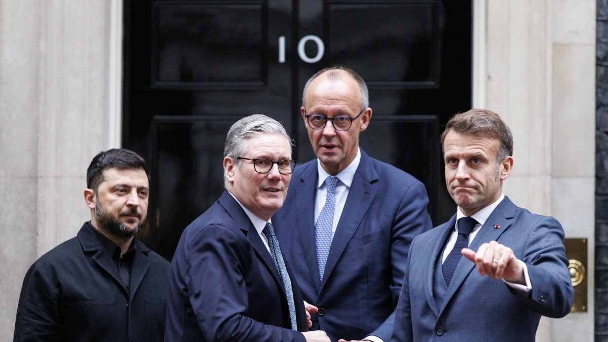 Zelensky a Londra: leader europei esprimono scetticismo sul piano di pace di Trump