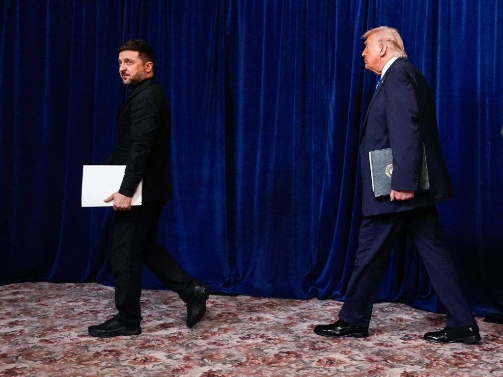 Zelensky affronta le pressioni di Trump mentre Mosca accusa l'Ucraina di un attacco inventato