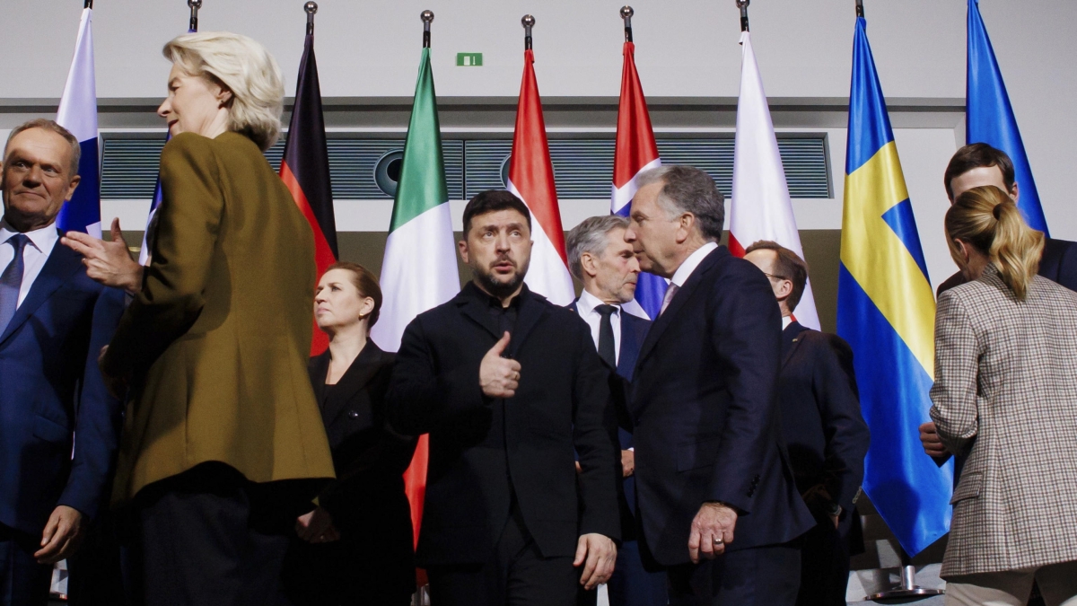 Zelensky: «L'Ucraina non riconoscerà il Donbass come territorio russo» durante il vertice di Berlino