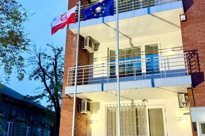 Il consolato polacco a Odessa danneggiato da un attacco russo