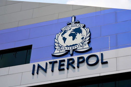 La Russia sfrutta Interpol per colpire oppositori all’estero e sfidare il diritto internazionale