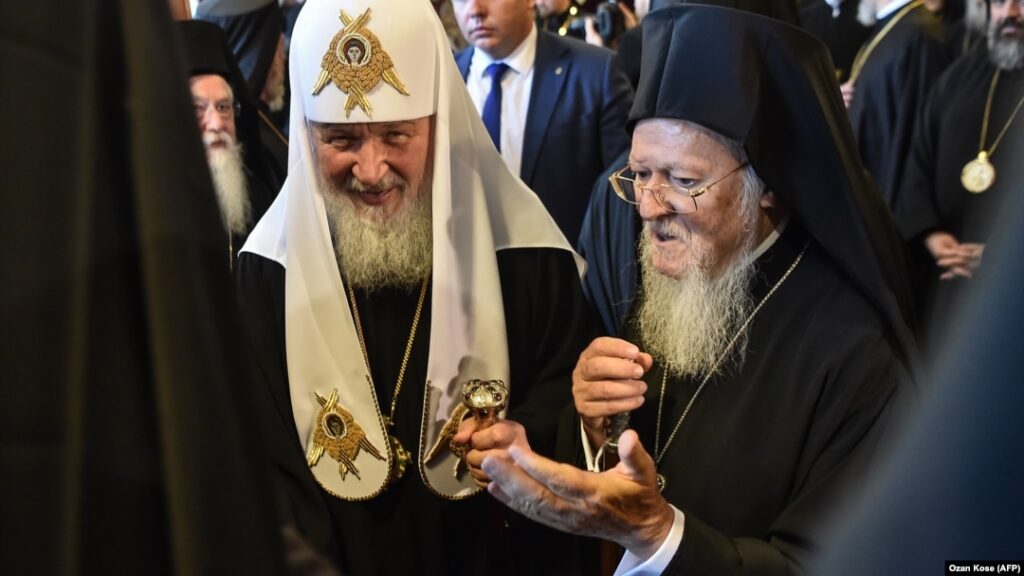 Mosca alimenta lo scontro tra la Chiesa ortodossa russa e il Patriarcato di Costantinopoli