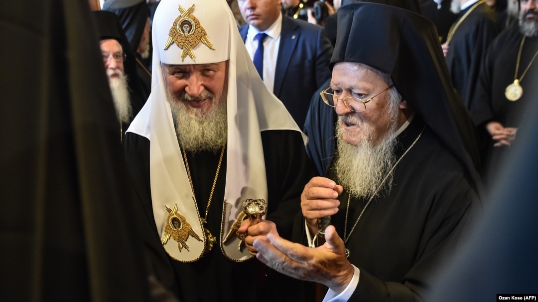 Mosca alimenta lo scontro tra la Chiesa ortodossa russa e il Patriarcato di Costantinopoli