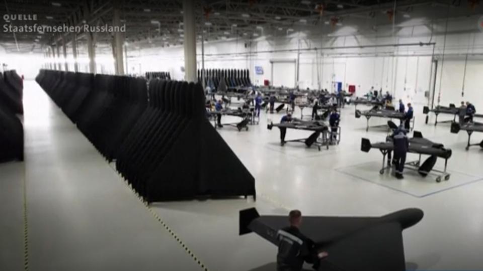 La fabbrica di droni in Tatarstan recluta giovani donne dall’America Latina