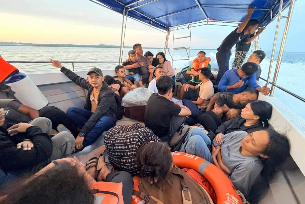 Affondato traghetto nelle Filippine con oltre 350 passeggeri, almeno 15 morti e oltre 20 dispersi