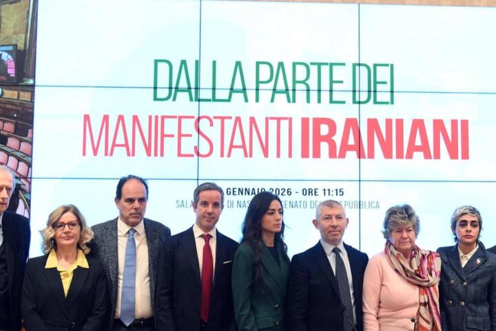 Approvata la mozione bipartisan per l'Iran, ma il Movimento 5 Stelle si astiene