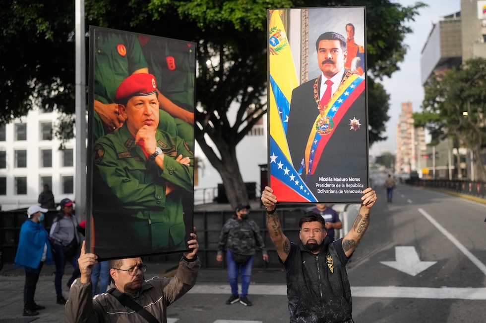 Attacco statunitense al Venezuela: Nicolás Maduro catturato e portato fuori dal paese