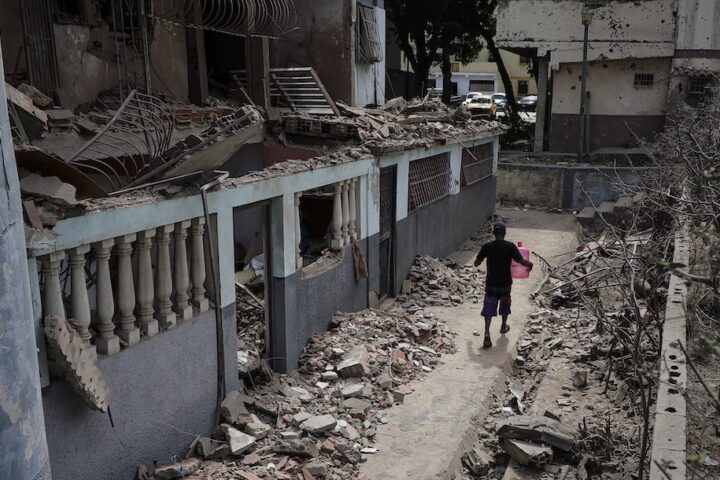 Attacco statunitense in Venezuela: il governo denuncia 100 morti, tra cui civili