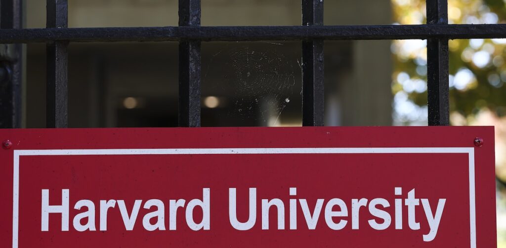 Aumento marginale degli studenti stranieri ad Harvard nonostante le restrizioni di Trump