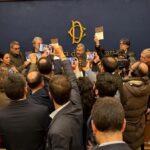 Caos a Montecitorio: il presidente Fontana annulla conferenza sulla proposta di legge sulla remigrazione