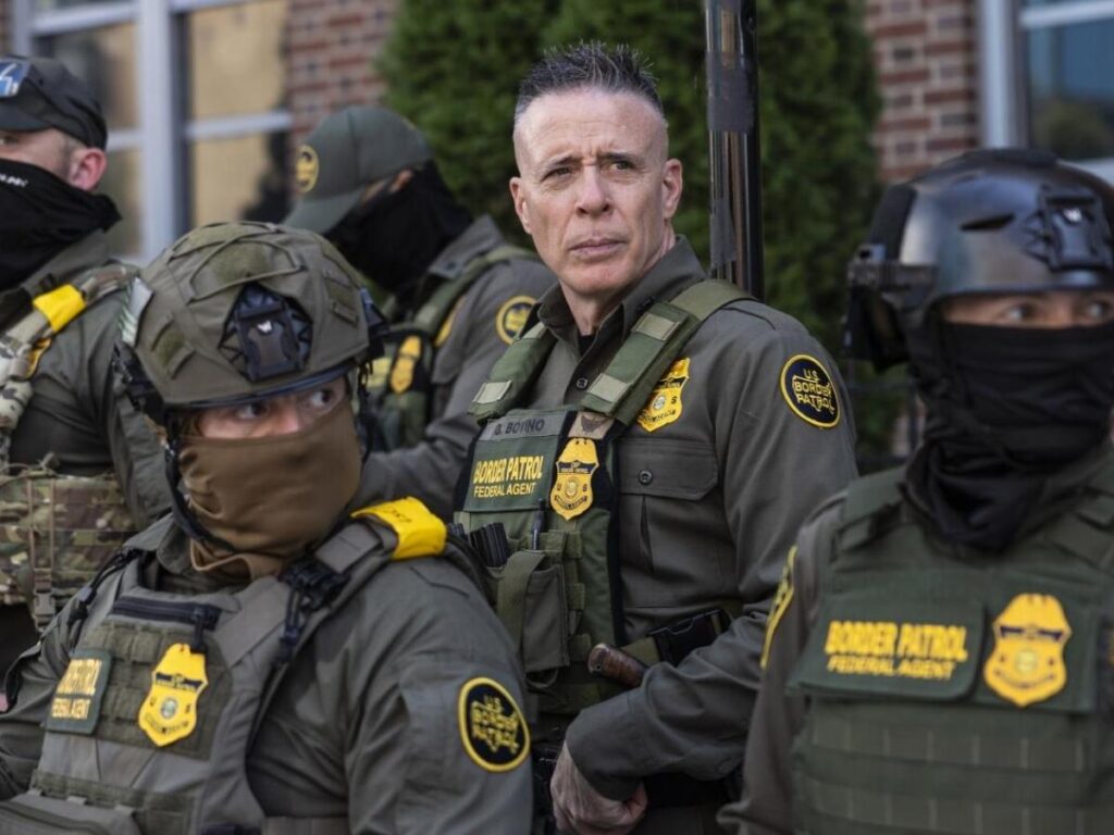 Chi è Greg Bovino, l'agente italoamericano che guida le operazioni contro l'immigrazione illegale negli Stati Uniti