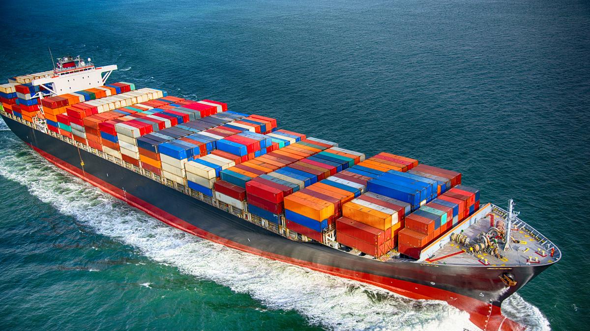 Container marittimi in crescita: aumentano merci e passeggeri nei porti italiani nonostante le crisi internazionali