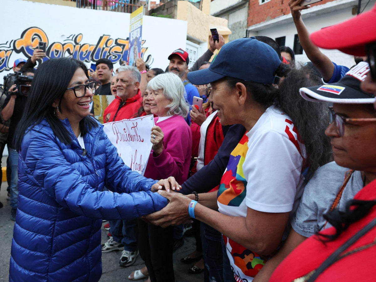 Delcy Rodríguez avvia nomine e purghe in Venezuela: paramilitari in strada e inflazione alle stelle