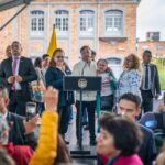 Discorso controverso di Gustavo Petro su Gesù e sessualità provoca reazioni in Colombia