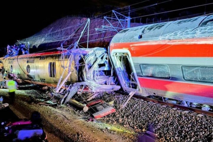 Due treni deragliano in Andalusia, due morti e diversi feriti
