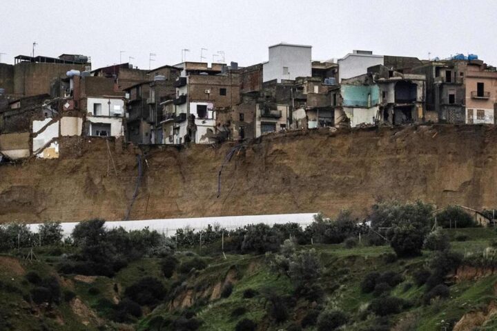 Emergenza a Niscemi: il Pd chiede stop al piano del Ponte, il governo continua con decisione