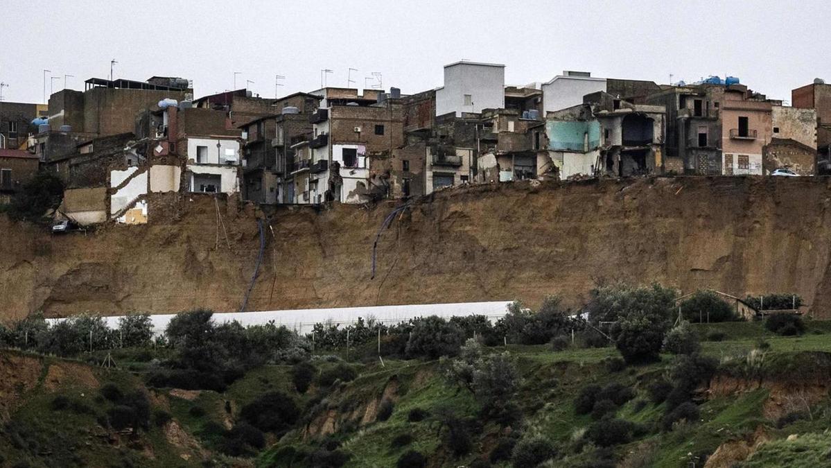 Emergenza a Niscemi: il Pd chiede stop al piano del Ponte, il governo continua con decisione