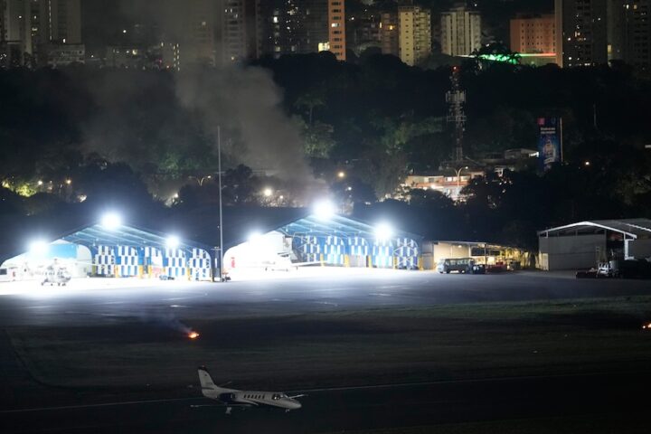 Esplosioni a Caracas: sette scoppi e blackout in diverse zone della capitale del Venezuela