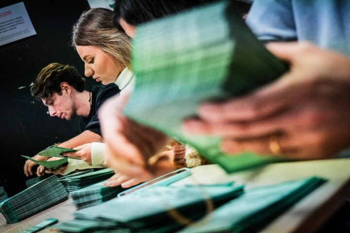 Estensione del voto ai 16enni: l'iniziativa di +Europa e le reazioni politiche in Italia