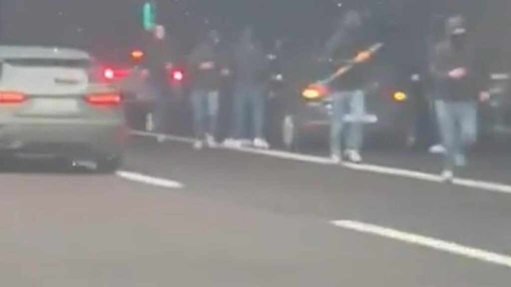 Fiorentina e Roma: divieto di trasferte per i tifosi fino alla fine della stagione dopo gli scontri sull'A1