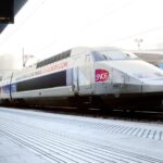 Francia, polemica sulle nuove carrozze dei treni vietate ai bambini e reazioni del governo
