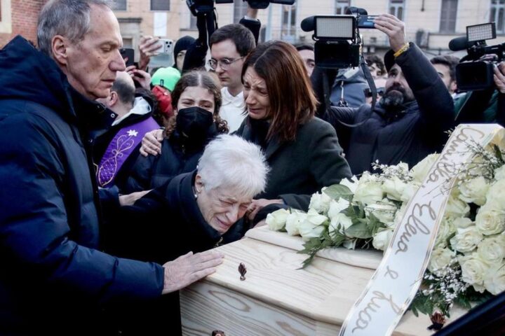 Funerali di Achille Barosi e Chiara Costanzo a Milano: richieste di giustizia delle famiglie