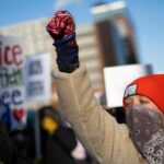 Gli scontri a Minneapolis dopo l'omicidio di Alex Pretti da parte degli agenti federali