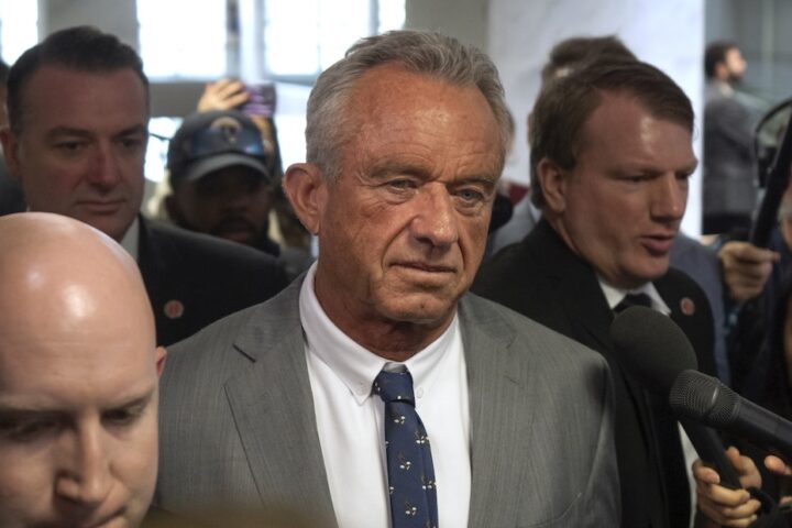 Gli Stati Uniti riducono le raccomandazioni sui vaccini per i bambini, suscitando preoccupazioni sanitarie