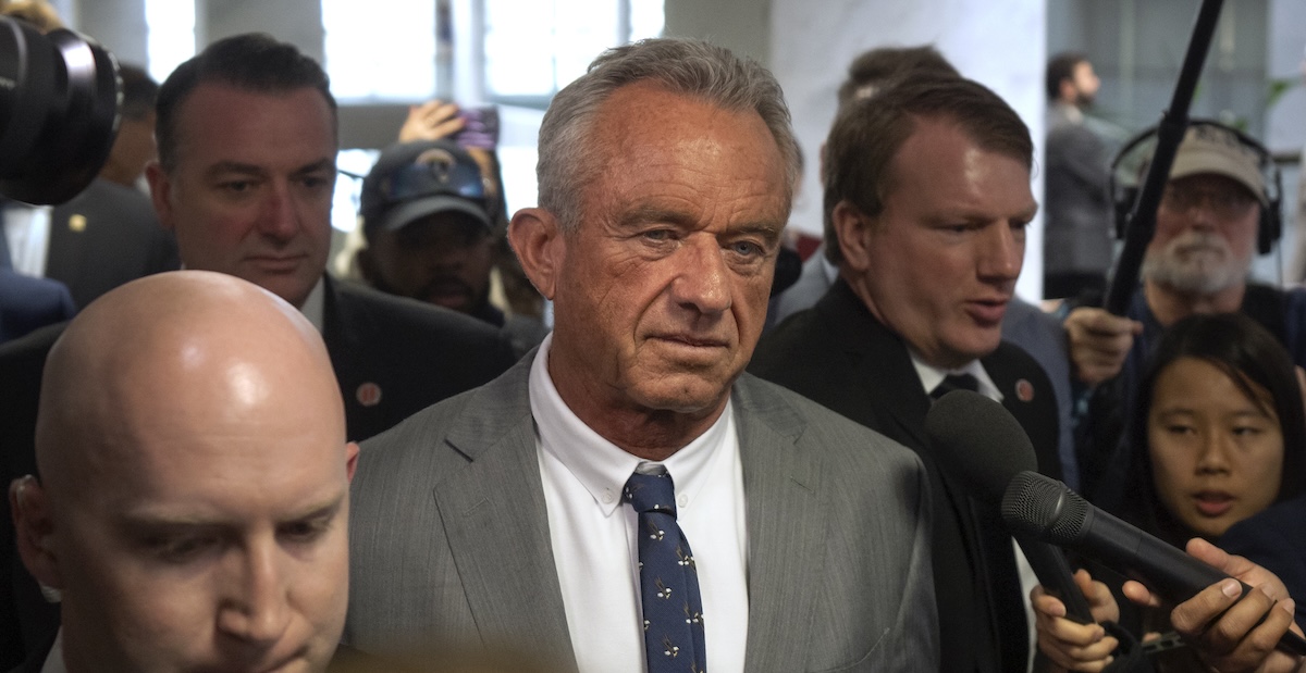 Gli Stati Uniti riducono le raccomandazioni sui vaccini per i bambini, suscitando preoccupazioni sanitarie