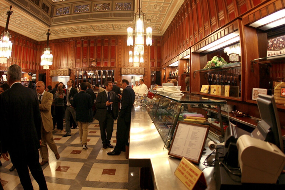 Gli utili record della buvetta di Montecitorio sollevano dubbi: richieste di rendicontazione urgente