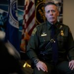 Greg Bovino e agenti federali lasceranno il Minnesota dopo critiche sulle operazioni anti-immigrazione